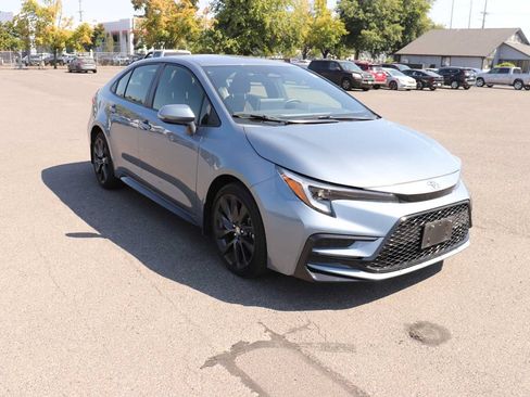 Certified 2026 Toyota Corolla SE w/ SE Package FWD image 3