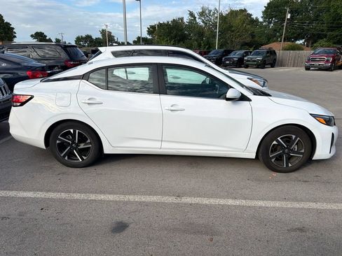 Used 2025 Nissan Sentra SV FWD image 4