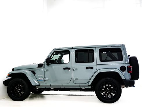 Used 2024 Jeep Wrangler Unlimited Sahara AWD/4WD image 6