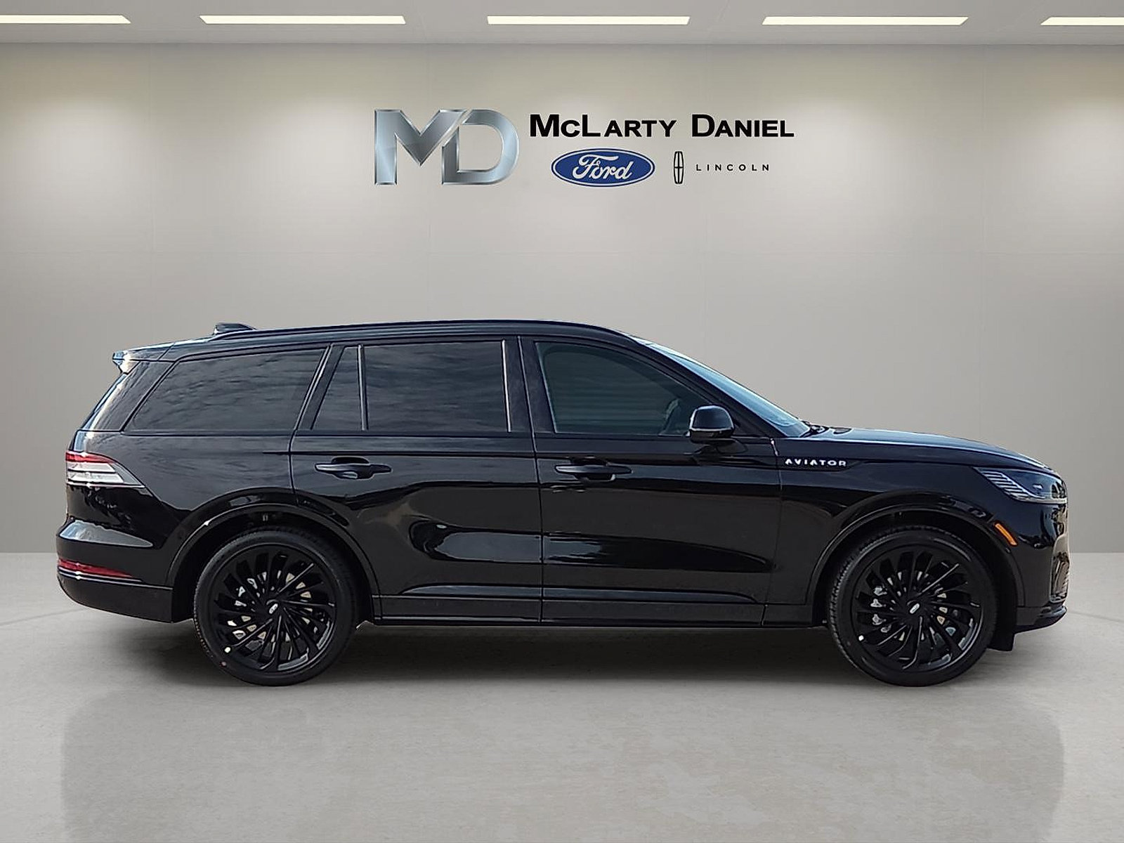 Used 2026 Lincoln Aviator Reserve AWD/4WD image 6