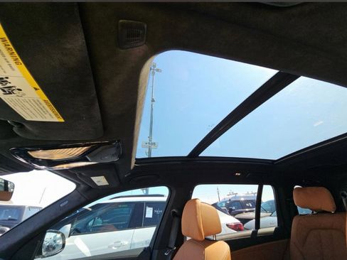 Used 2024 BMW X7 xDrive40i w/ M Sport Package AWD/4WD image 10