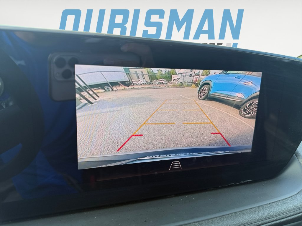Used 2025 Buick Encore GX Preferred AWD/4WD image 18