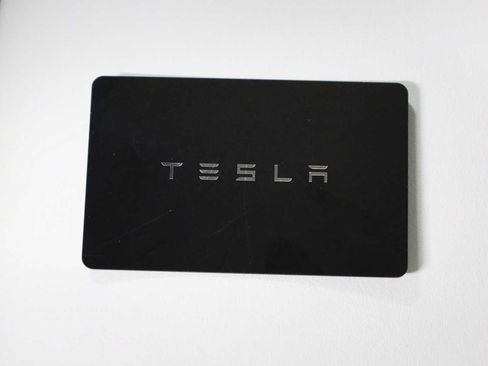 Used 2020 Tesla Model Y Long Range image 37