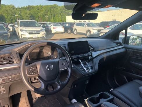 Used 2023 Honda Odyssey Sport image 4