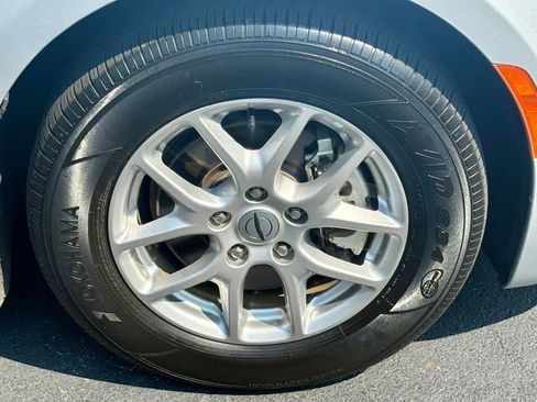 Used 2024 Chrysler Pacifica Touring-L FWD image 29