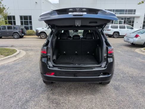 Used 2023 Jeep Compass High Altitude AWD/4WD image 8