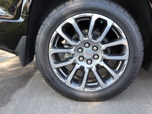 Used 2023 GMC Acadia Denali w/ Denali Technology Package AWD/4WD image 21