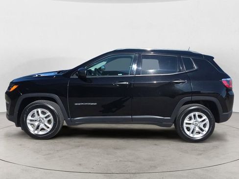 Used 2018 Jeep Compass Sport w/ Tech Group FWD image 2