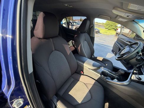 Used 2018 Toyota Camry LE w/ Convenience Package FWD image 48