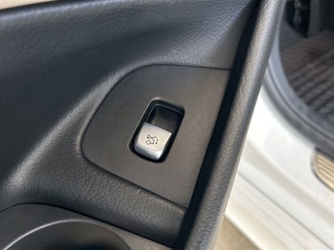 Used 2022 Mercedes-Benz E 350 4MATIC Sedan image 45