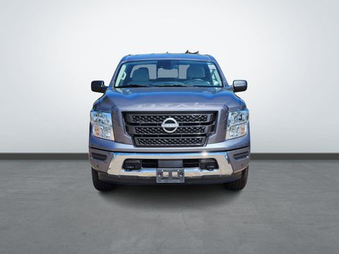 Used 2024 Nissan Titan SV w/ SV Convenience Package image 4