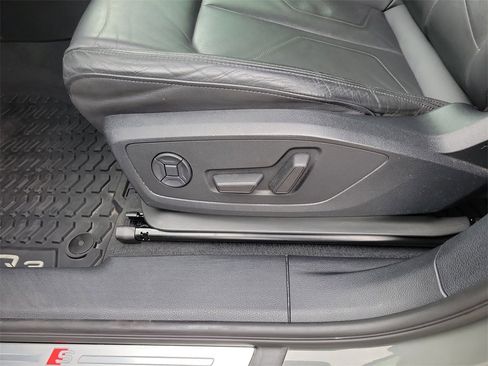 Used 2020 Audi Q3 2.0T Premium w/ Convenience Package image 26