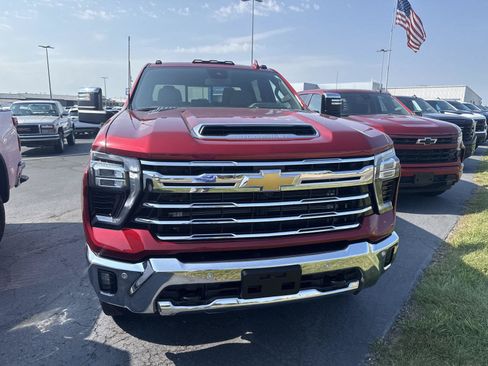 Used 2024 Chevrolet Silverado 2500 LTZ w/ LTZ Plus Package AWD/4WD image 6