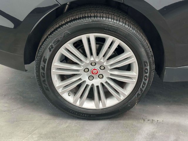 Used 2019 Jaguar F-PACE Portfolio AWD/4WD image 21