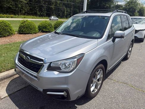 Used 2018 Subaru Forester 2.5i Touring w/ Popular Package #2 AWD/4WD image 3