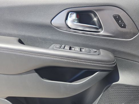 New 2026 Chrysler Pacifica Select image 18