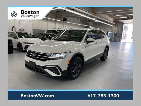 Certified 2022 Volkswagen Tiguan SE AWD/4WD image 1