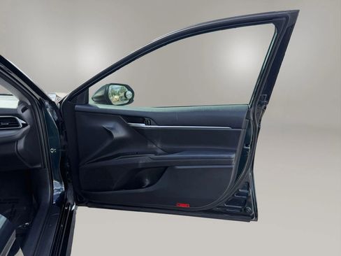 Used 2021 Toyota Camry LE w/ Carpet Mat Package (TMS) FWD image 39