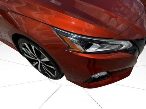 Used 2019 Nissan Altima 2.5 SR w/ SR Premium Package image 8