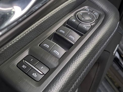 Used 2023 GMC Yukon XL Denali AWD/4WD image 27