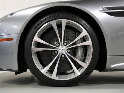 Used 2012 Aston Martin V12 Vantage Coupe image 35