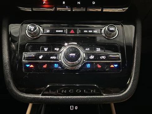 Used 2021 Lincoln Corsair Reserve AWD/4WD image 19