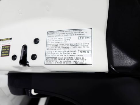 Used 2025 Ferrari Roma Spider RWD image 33