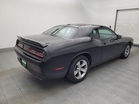 Used 2019 Dodge Challenger SXT RWD image 9