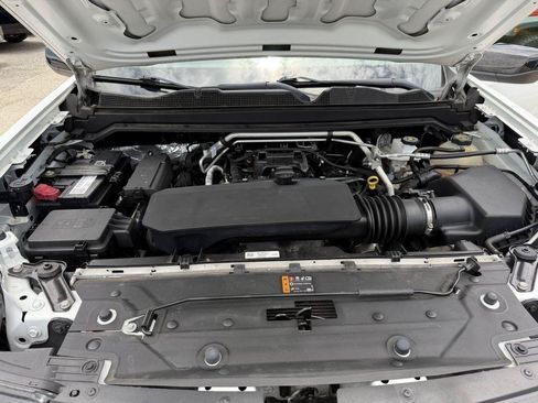 Used 2024 Chevrolet Colorado W/T w/ Safety Package RWD image 17