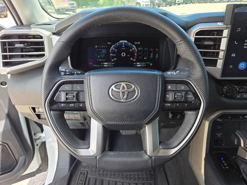 Used 2024 Toyota Tundra Limited AWD/4WD image 31