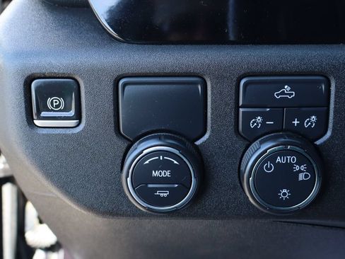 Used 2022 Chevrolet Silverado 1500 LT RWD image 20