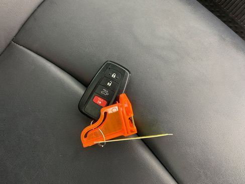 Used 2019 Toyota RAV4 XLE Premium FWD image 43
