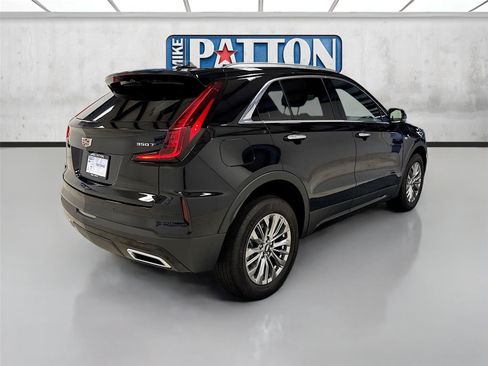 Used 2025 Cadillac XT4 Premium Luxury w/ Technology Package FWD image 7