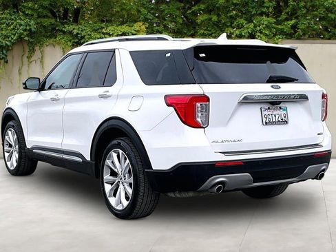 Used 2023 Ford Explorer Platinum w/ Technology Package RWD image 4