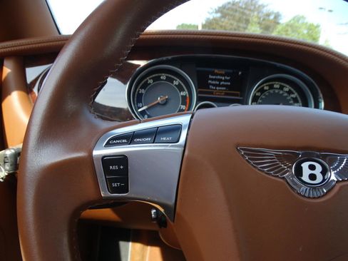 Used 2014 Bentley Continental GT image 17