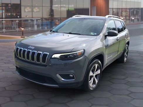 Used 2019 Jeep Cherokee Limited w/ Technology Group AWD/4WD image 6