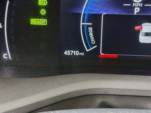 Used 2025 Toyota Camry LE image 29