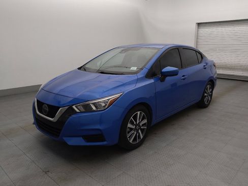 Used 2020 Nissan Versa SV image 2