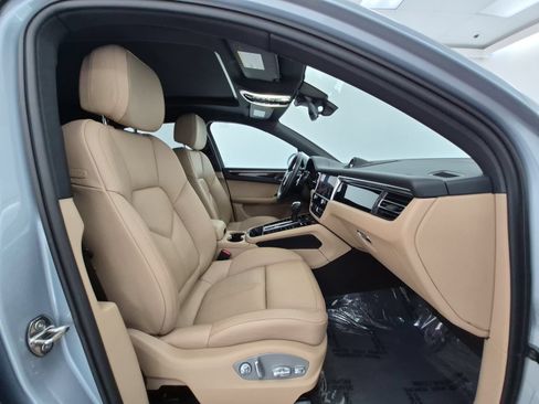 Certified 2024 Porsche Macan Turbo AWD/4WD image 25