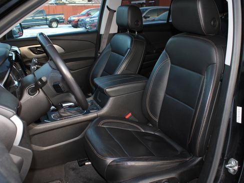 Used 2021 Chevrolet Traverse RS image 14