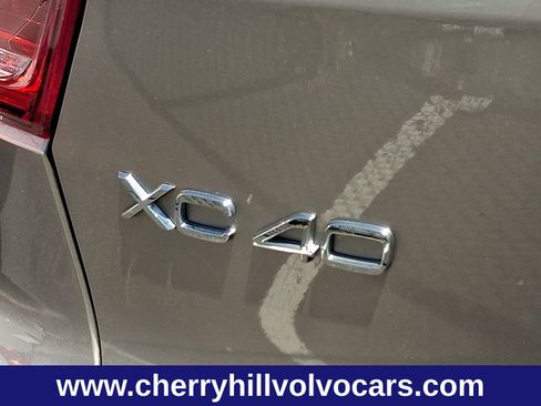 Used 2023 Volvo XC40 Recharge Ultimate AWD/4WD image 2