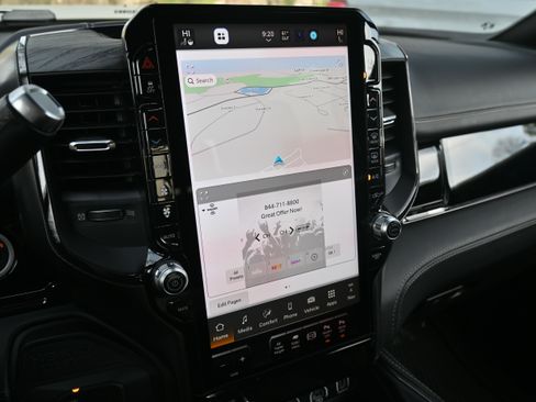 Used 2025 RAM 3500 Limited AWD/4WD image 22