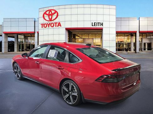 Used 2024 Honda Accord Sport image 6