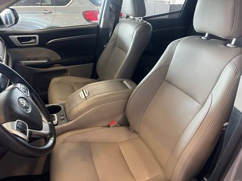 Used 2017 Toyota Highlander Limited AWD/4WD image 20