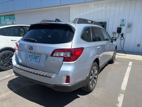 Used 2016 Subaru Outback 2.5i Limited AWD/4WD image 5