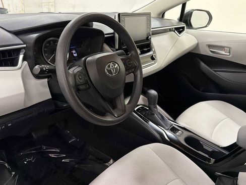 Used 2020 Toyota Corolla LE w/ LE Premium Package image 12