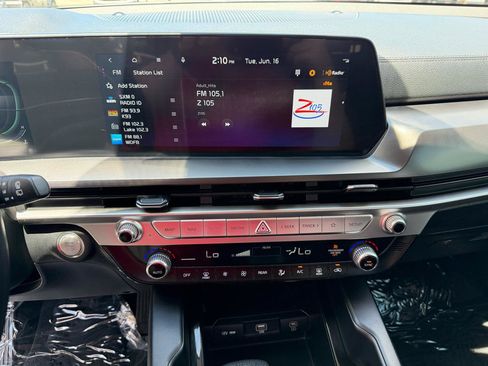 Used 2023 Kia Telluride LX FWD image 32