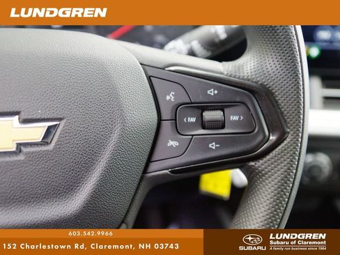 Used 2024 Chevrolet Trax LS w/ LS Convenience Package FWD image 16