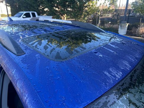 Used 2023 GMC Acadia SLE image 28