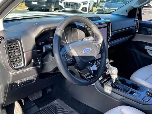 Used 2025 Ford Ranger Lariat w/ Chrome Accent Package image 16